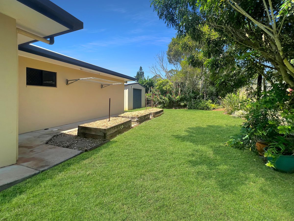 8 Jannina Drive, Atherton