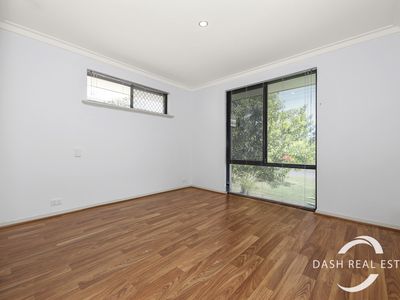 24 Taylor Way, Hillarys