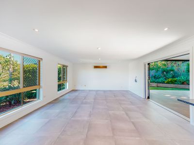 8 Strover Court, Springwood