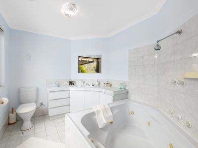 5 Amarina Close, Kenwick