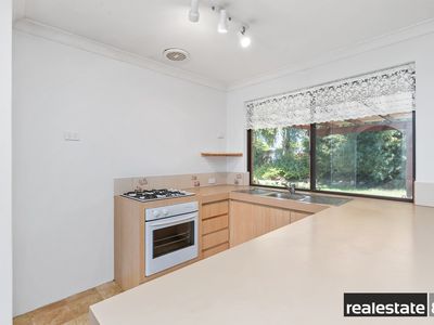 9 Bolderwood Drive, South Lake