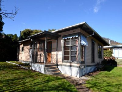 44 Lakeside Avenue, Mount Beauty