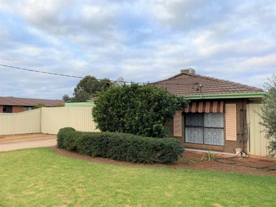 17 Harward Road, Griffith