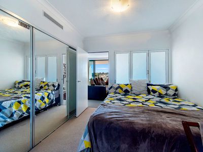 211 / 2 East Quay Drive, Biggera Waters
