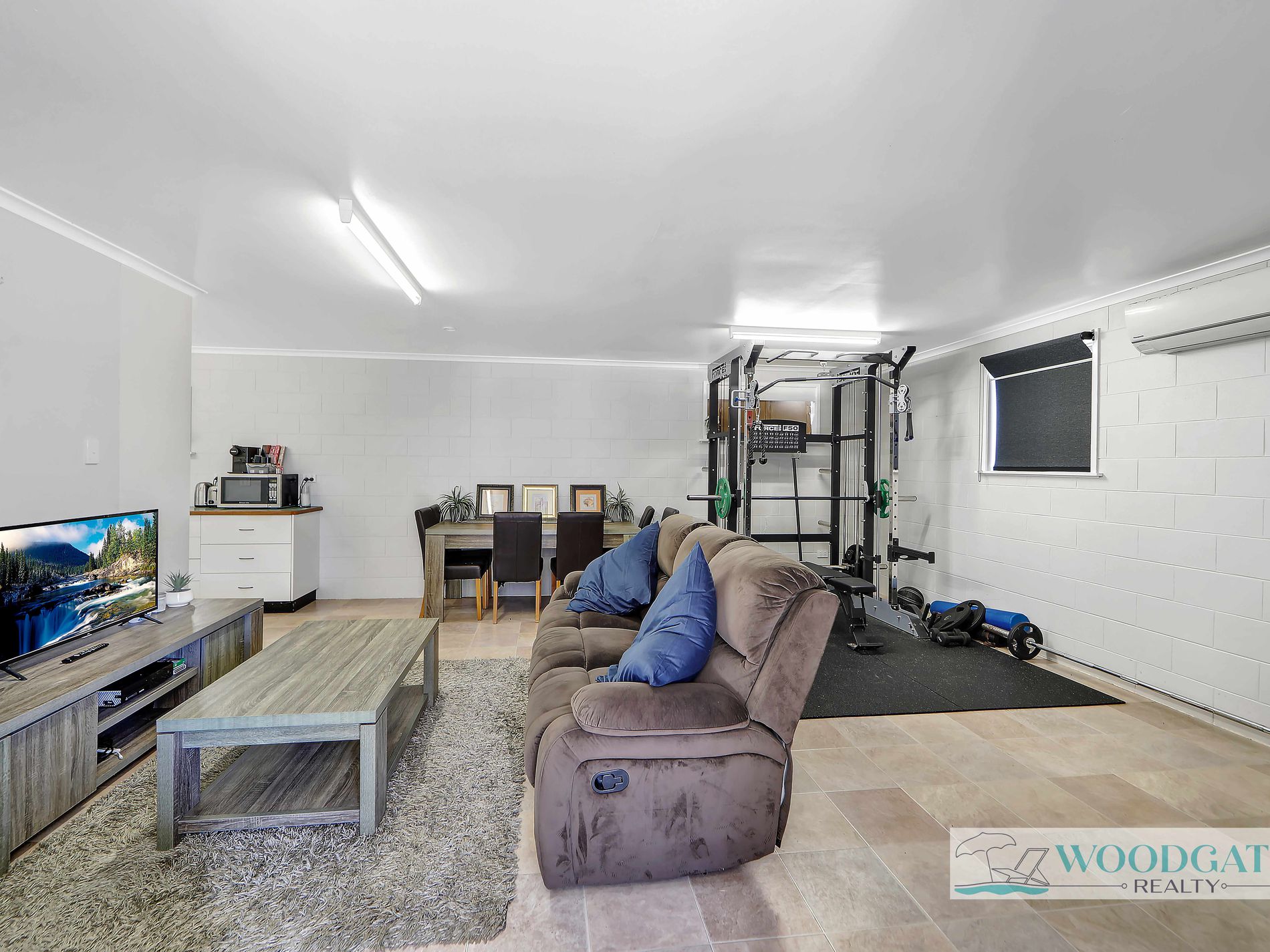 104 Esplanade, Woodgate