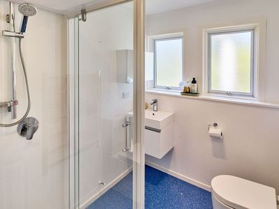 10 Carleton Terrace, Tawa