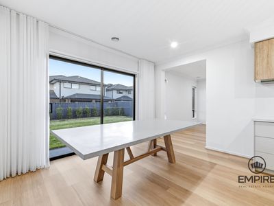 6 Heart Loop, Clyde North