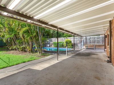 8 Deen Street, Rochedale South