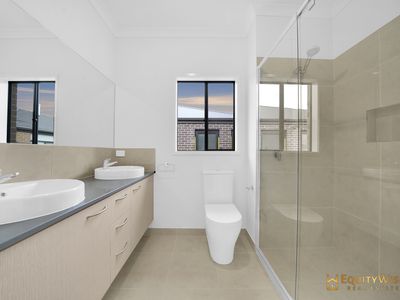 142 McKinley Drive, Truganina