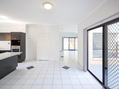 8 Forest Ridge Court, Springfield Lakes