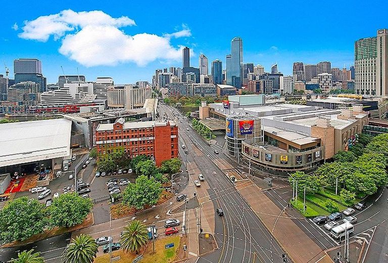 1700 / 63 WHITEMAN STREET, Southbank