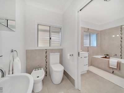 3 Leoni Close, Mooroobool
