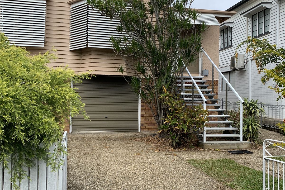432 Montague Road, West End