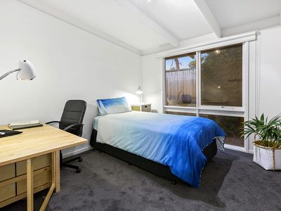 7 Holden Road, Rye