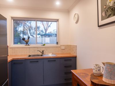 46 Sunset Strip, Manyana