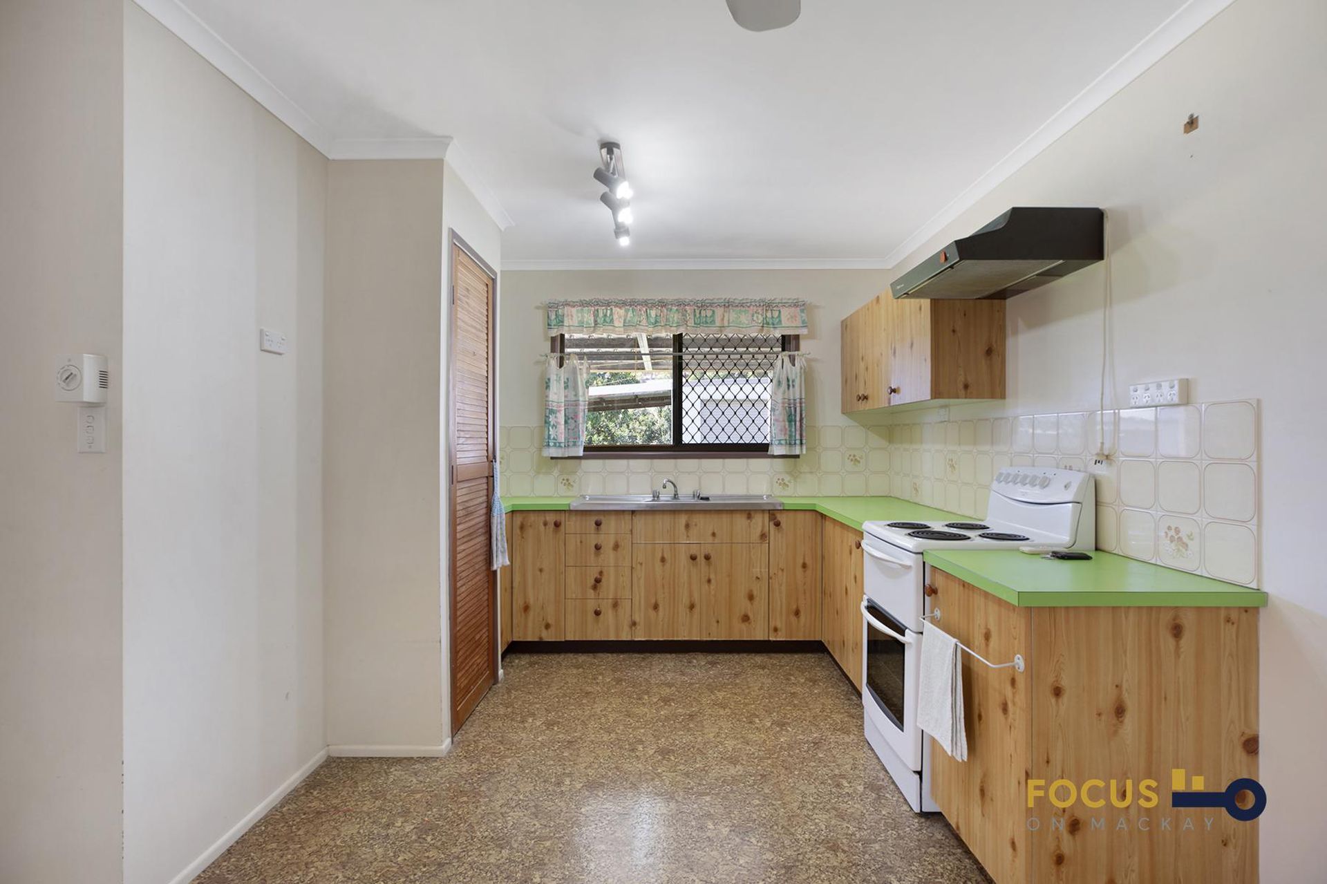 2160 yakapari seaforth road, Seaforth