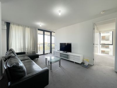 902 / 5 Sterling Circuit, Camperdown