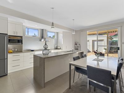 8 Lakeside Avenue, Mount Beauty