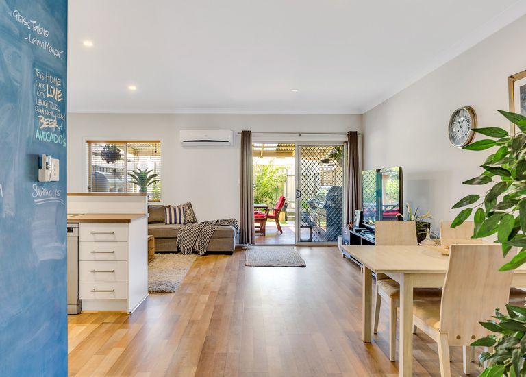 7 / 1B Larkdale Crescent, O'halloran Hill