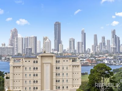 803 / 8 Meron Street, Southport