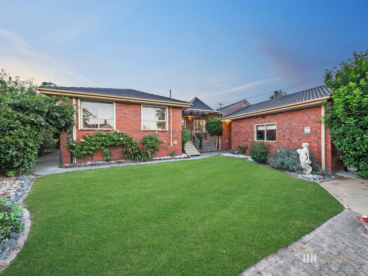 32 Somerset Drive, Dandenong North