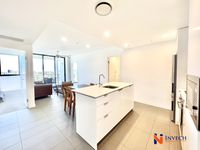2105 / 10 Trinity Street, Fortitude Valley