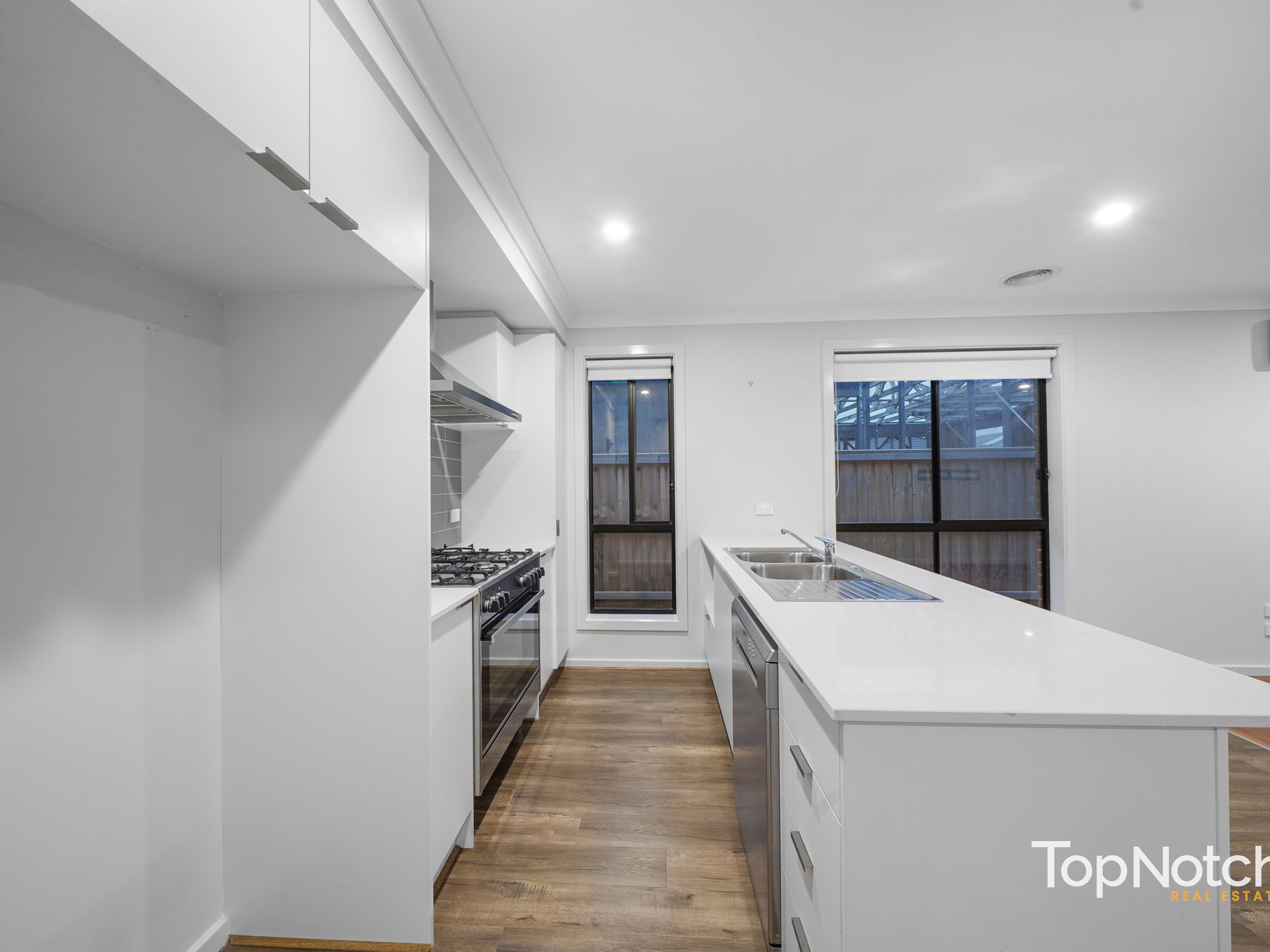 7 Platypus Chase, Beveridge