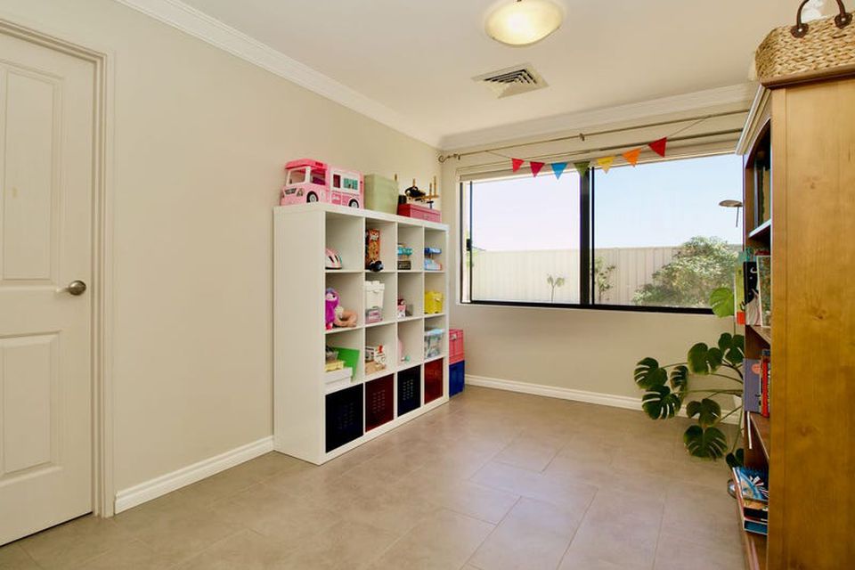 1 Dennis Retreat  , Baldivis
