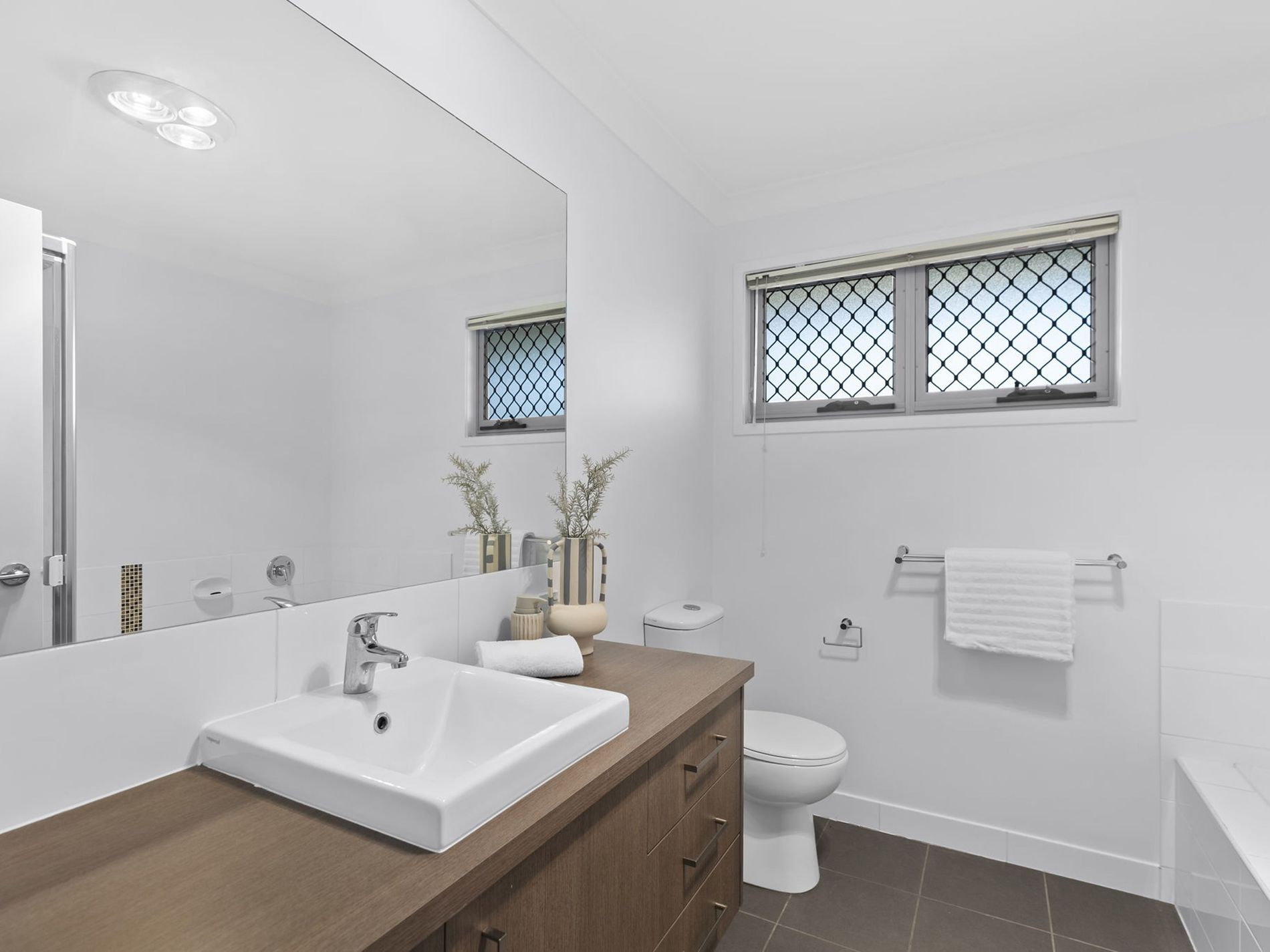 8 Worchester Crescent, Wakerley