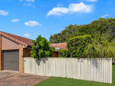 19 / 10 Melody Court, Warana