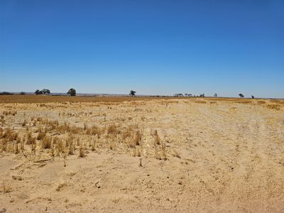 Lot 20053, Hills Road, Warding East