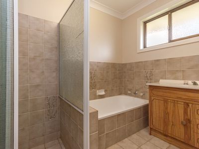 1 / 3 Rothsay Court, Dubbo