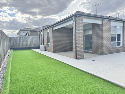 6 Shrubs Road, Mambourin