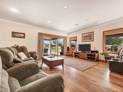 597 Table Top Road, Table Top