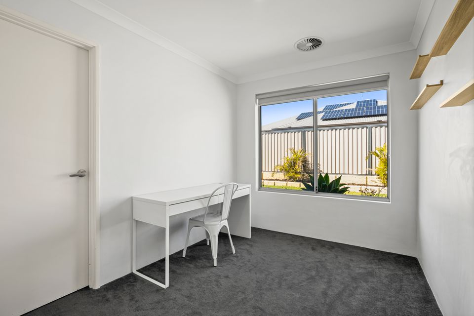 19 Calamocha Way, Piara Waters