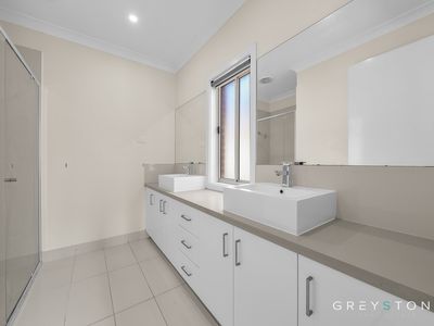 3 Flinders Place, Caroline Springs