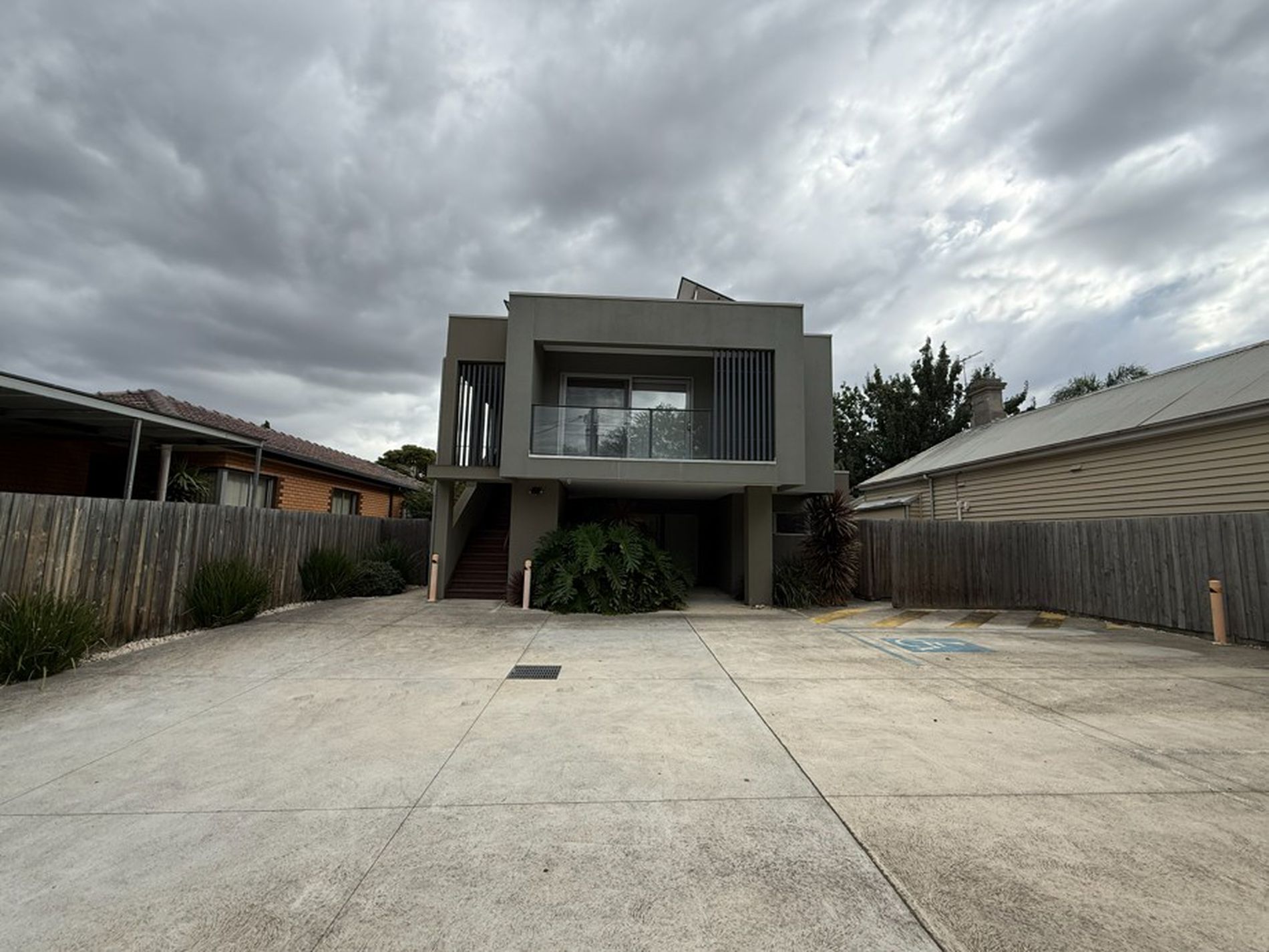 Room 10 / 98 Commercial Road, Footscray