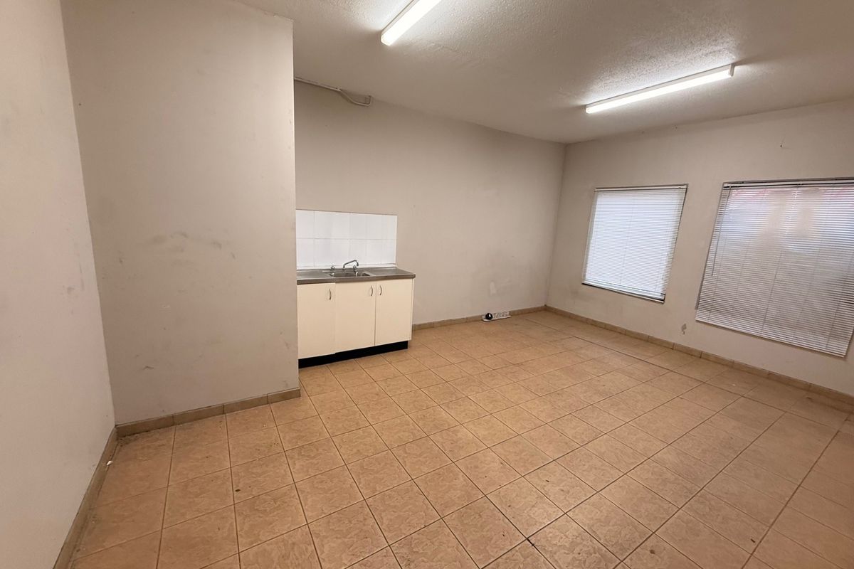 3 / 8 Samantha Place, Smeaton Grange