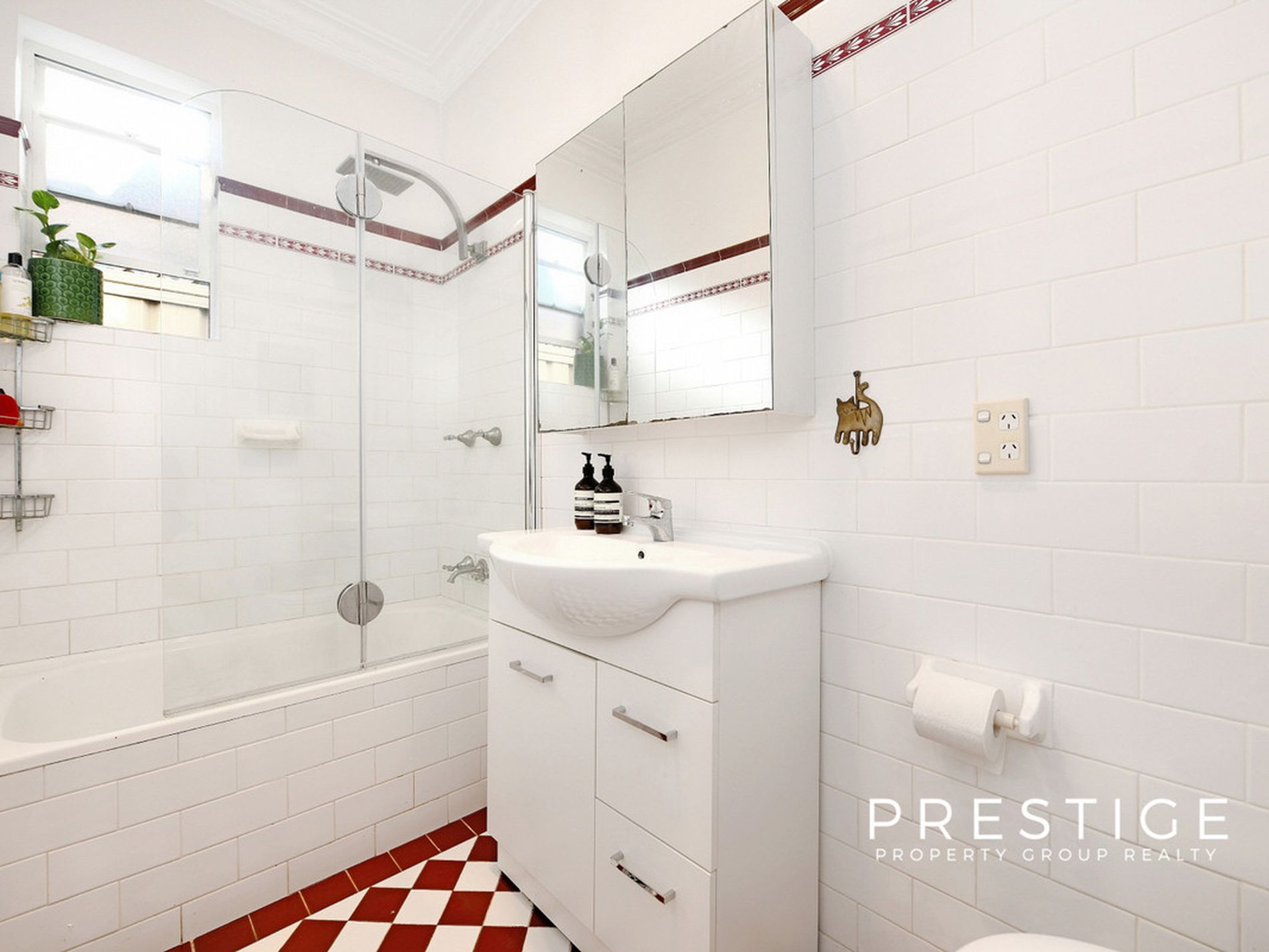 8a Woodford Road, Rockdale