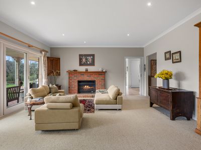 19 Dunn Street, Macedon