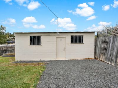 83 Pomona Road, Riverside