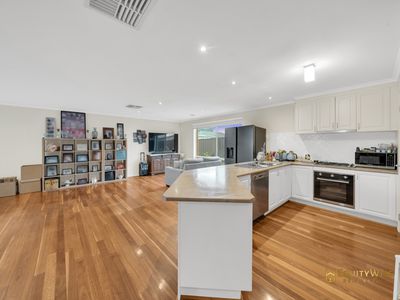 36 Eppalock Drive, Manor Lakes