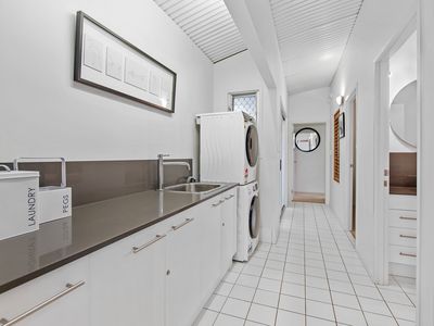 702 Casuarina Way, Casuarina