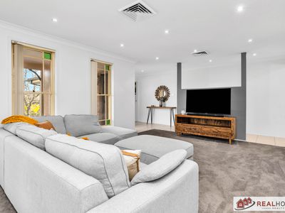 7 Barron Field Drive, Glenmore Park
