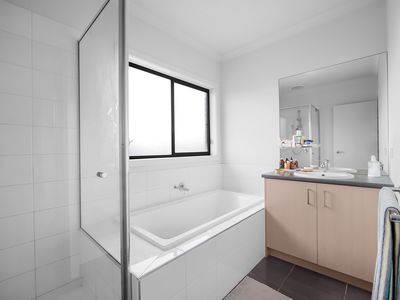 57 Bondi Parade, Point Cook