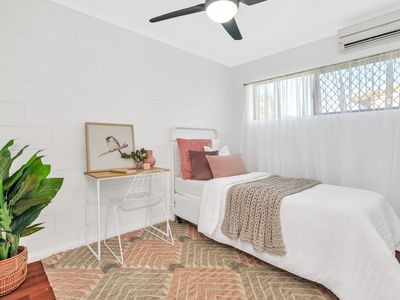 42 Cambrian Avenue, Smithfield