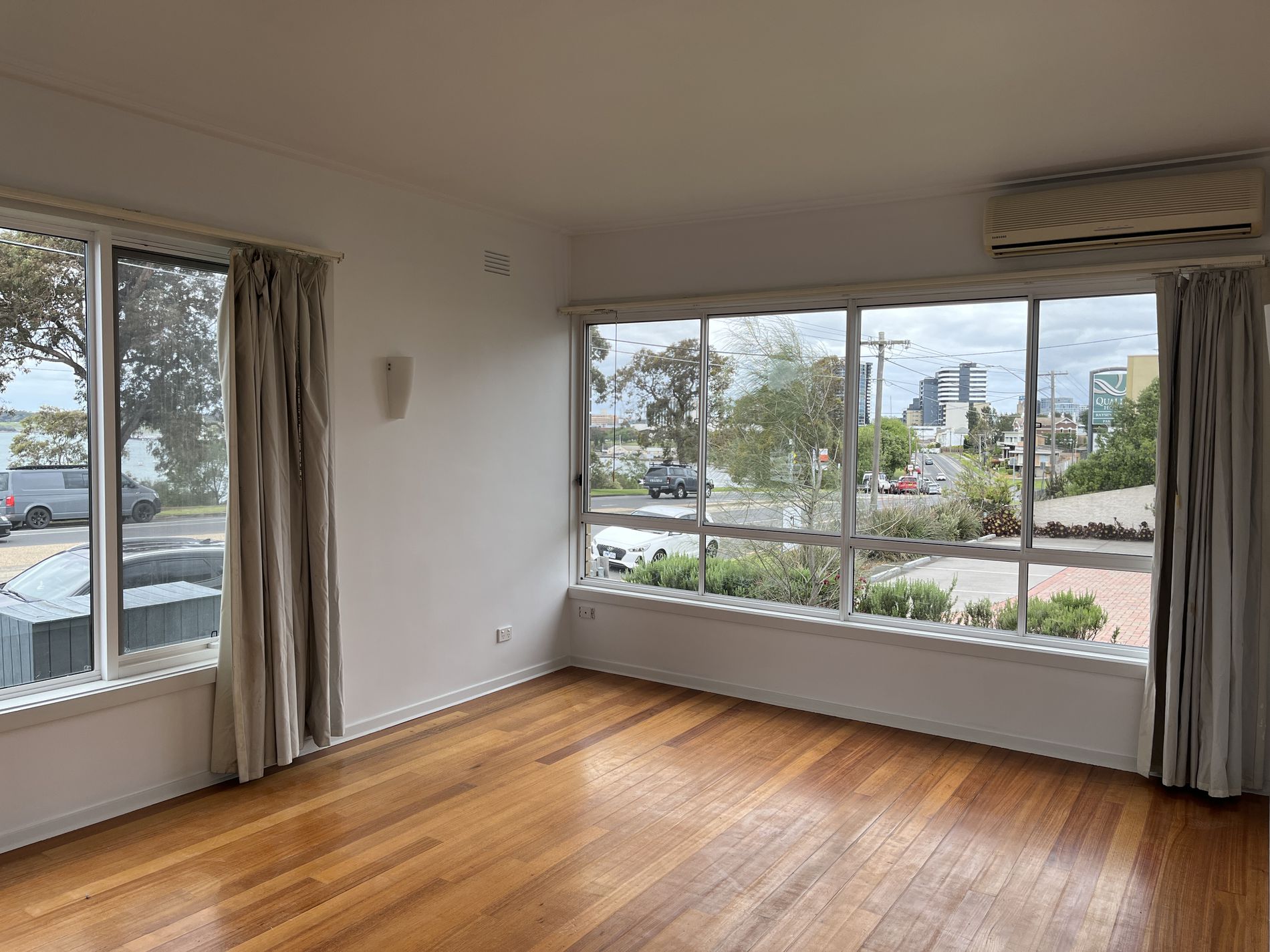 1/17 The Esplanade, Geelong