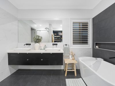 3 Verbena Avenue, Hamlyn Terrace