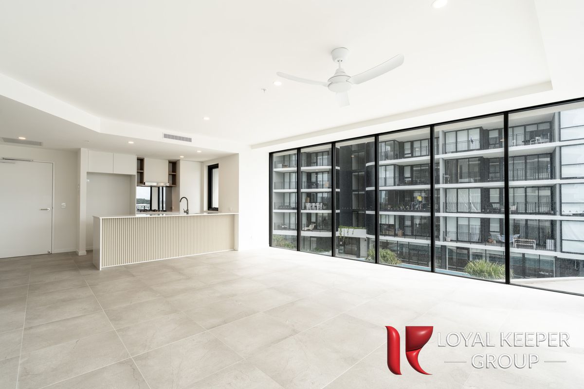 2301 / 10 Sickle Avenue, Hope Island
