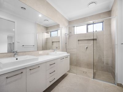 8 Oliveto Avenue, Truganina